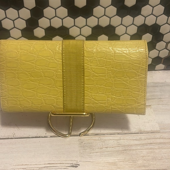GUC Ferragamo Yellow Long leather wallet - Picture 2 of 7